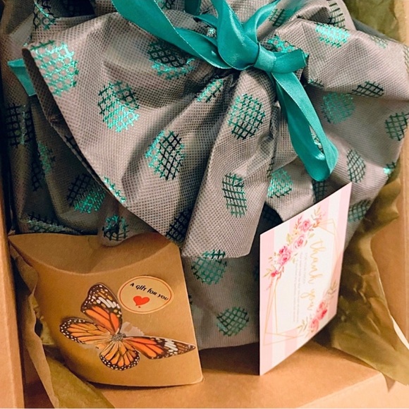 Featured in poshmarkcanada ❤️-I am happy and proud to be part of this community - Picture 7 of 8